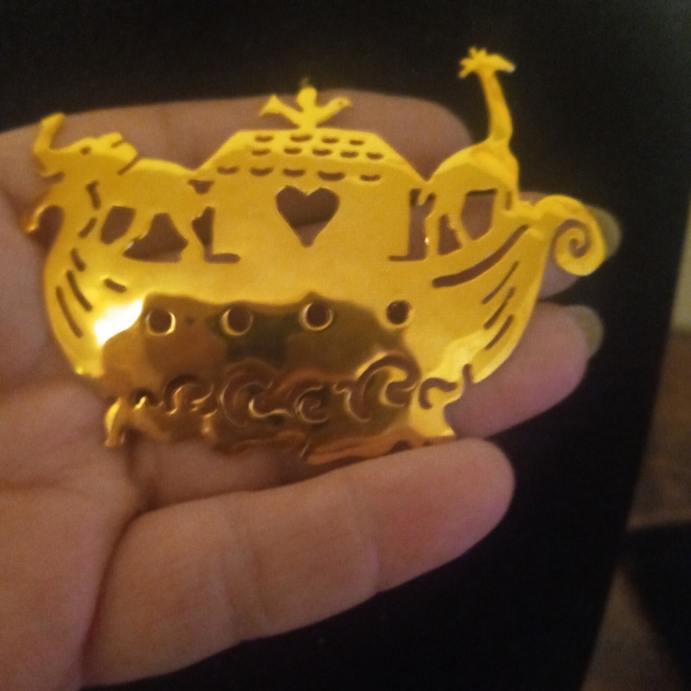 Noahs Ark Brooche